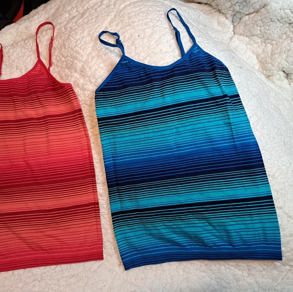 Tops - Picture 1 of 4